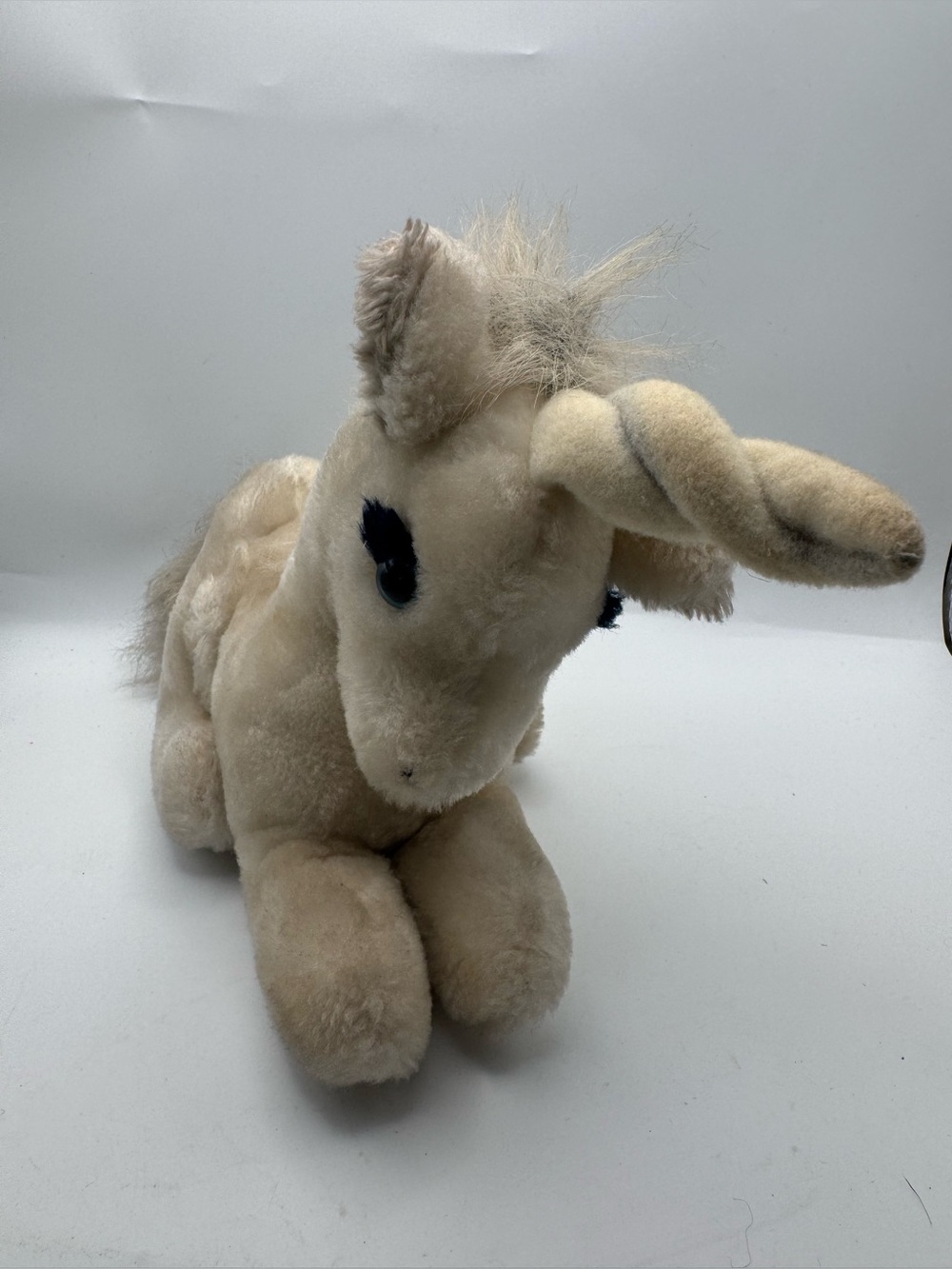 Vintage Dakin Unicorn 1981 White Grey Cream Plush Toy Stuffed Animal Laying Down